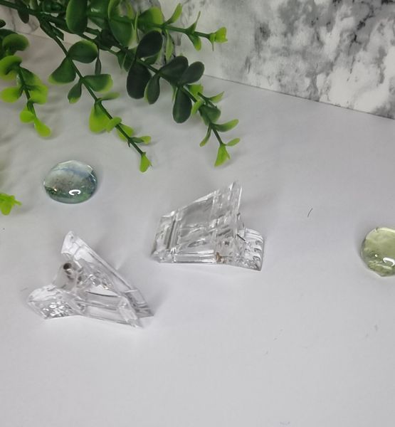 Прозрачный пластиковый зажим (3 х 3,5 см.) для фиксации верхних форм при наращивании ногтей. 1915163363 фото